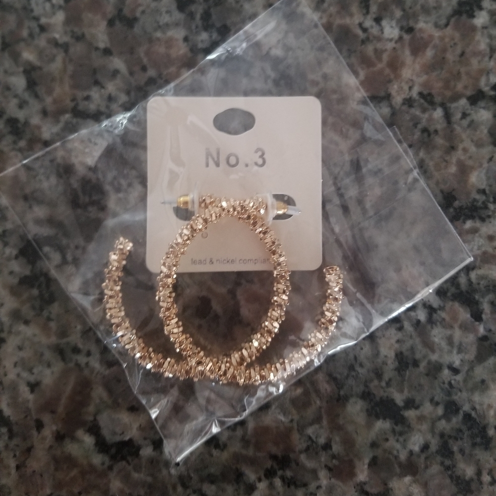 NWT No. 3 Gold Tone Earrings